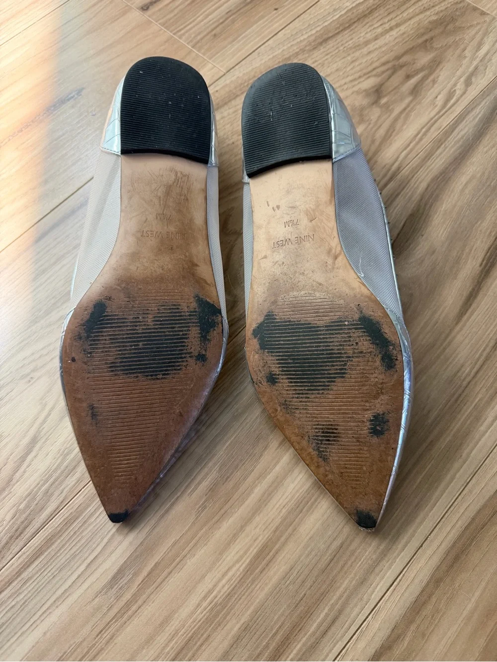 Nine West Silver Pointed Toe Croc-Textured Stud Flats 7.5